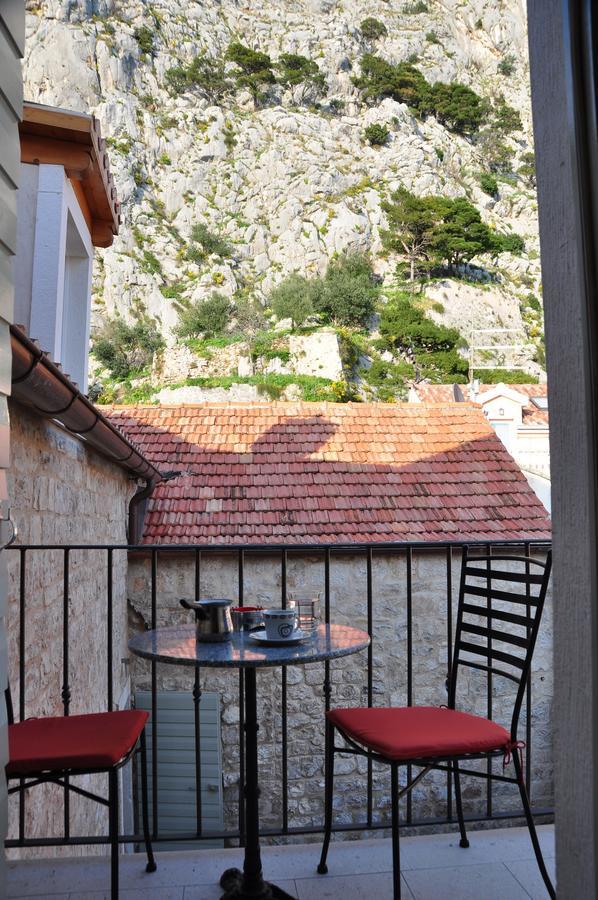Villa Mama - Traditional Apartments In Omis, Free Parking 외부 사진
