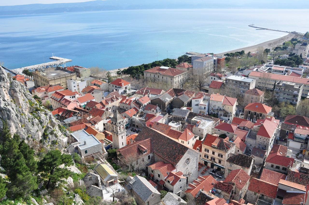 Villa Mama - Traditional Apartments In Omis, Free Parking 외부 사진
