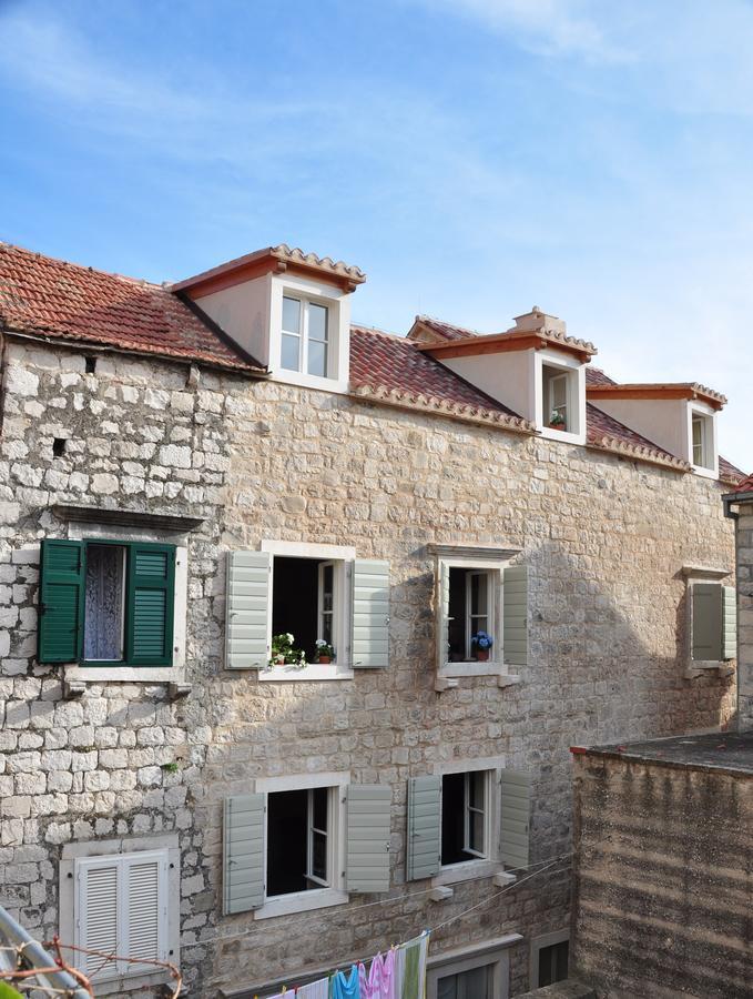 Villa Mama - Traditional Apartments In Omis, Free Parking 외부 사진