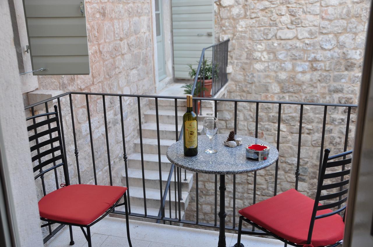 Villa Mama - Traditional Apartments In Omis, Free Parking 외부 사진