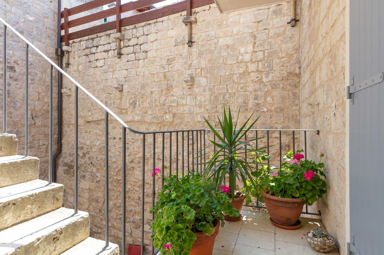 Villa Mama - Traditional Apartments In Omis, Free Parking 외부 사진