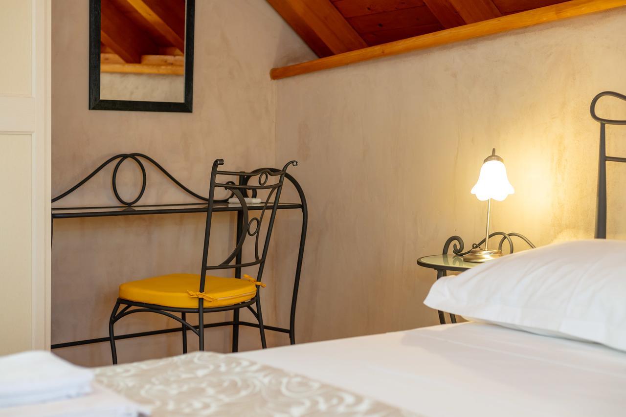 Villa Mama - Traditional Apartments In Omis, Free Parking 외부 사진