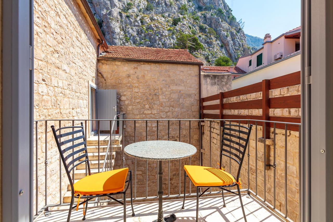 Villa Mama - Traditional Apartments In Omis, Free Parking 외부 사진